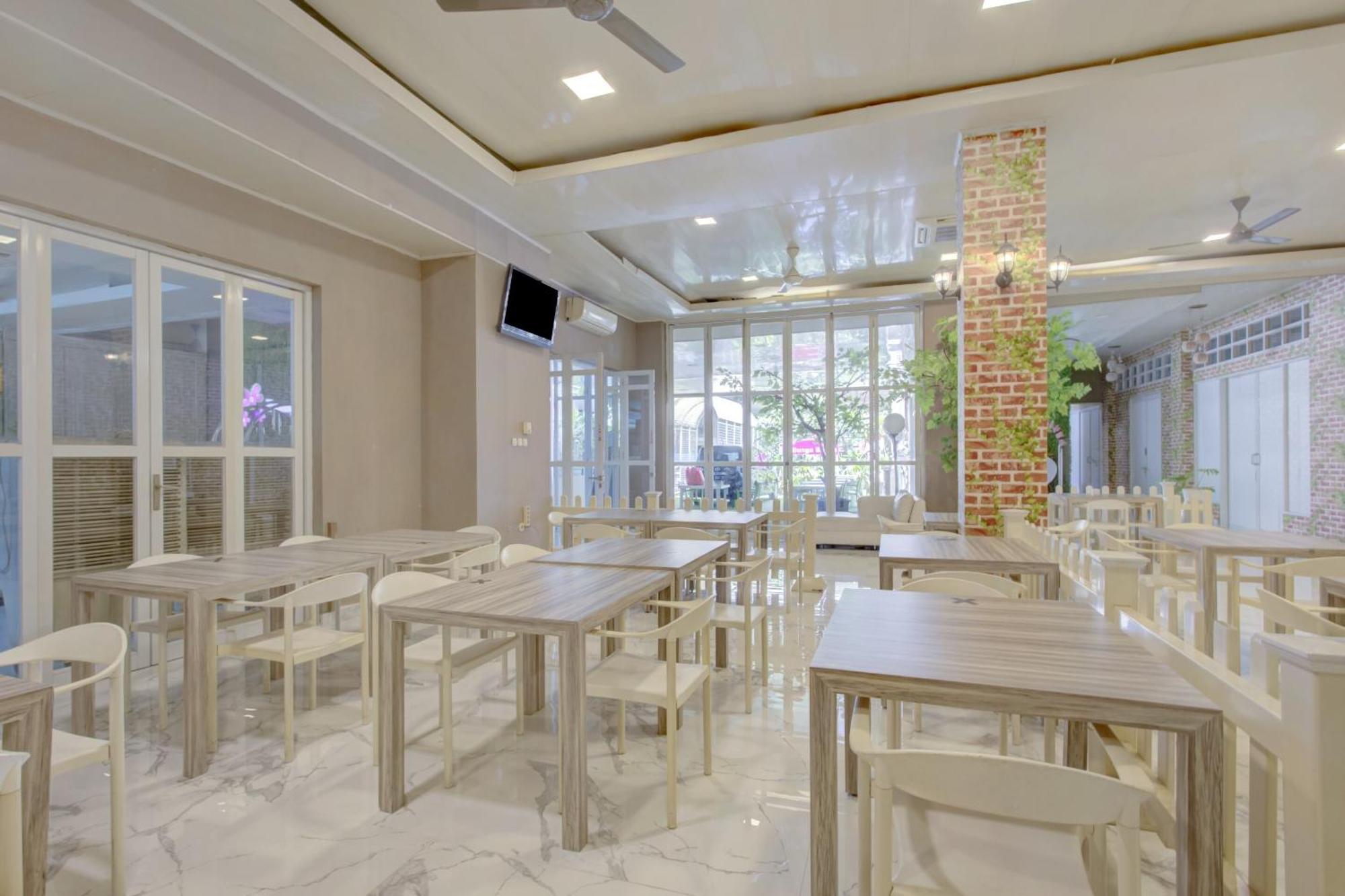 Hotel O Gambir Near Juanda Station Formerly Bunga Dahlia Jakarta Exterior foto